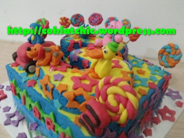 Cake angka 3 dengan Pocoyo dan teman-teman